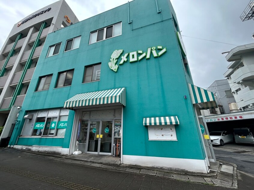 メロンパン 本店(カフェ)まで240m DER GLANZ 6th Ave