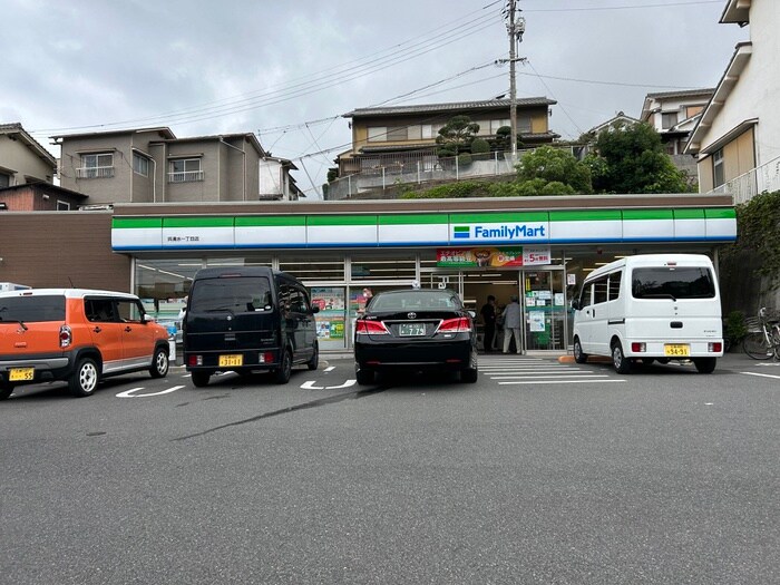 ファミリーマート 呉清水一丁目店(コンビニ)まで240m Der Strada.Y2　青山