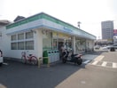 ファミリーマート 吉島町店(コンビニ)まで320m Ｍ Ｔｅｒｒａｃｅ住吉