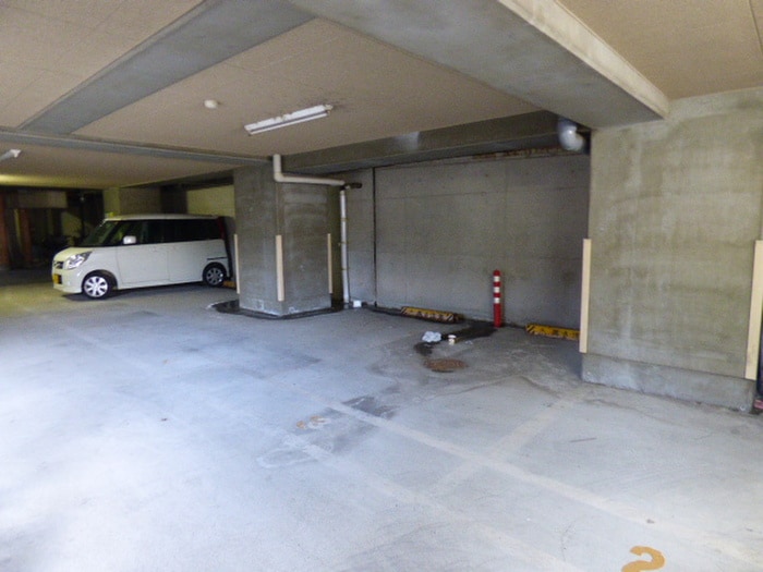 駐車場 パークヒルズ天神川