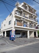 西原マンションの外観