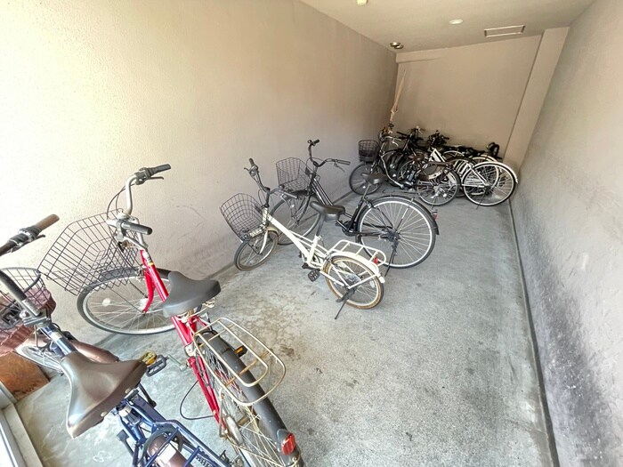 駐輪場 片山ビル１０