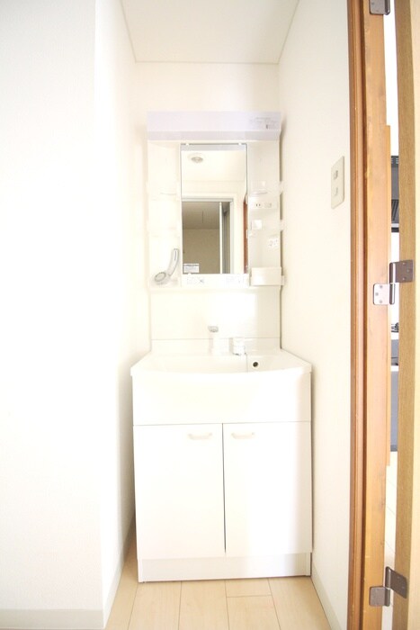 洗面 ノ－ブル平和大通り