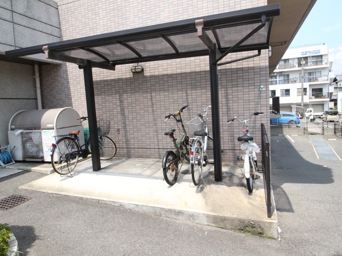 駐輪場 ハピネス岩田