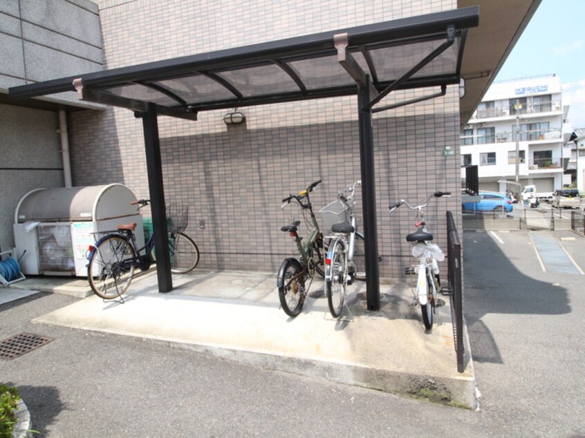 駐輪場 ハピネス岩田