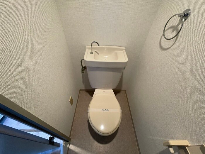 トイレ Yビル西原