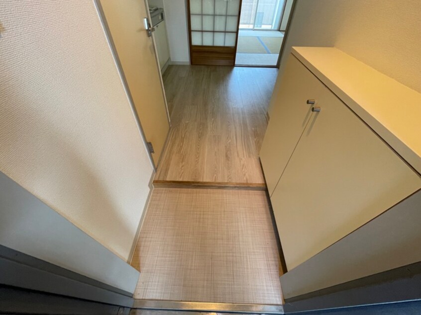 玄関 Yビル西原