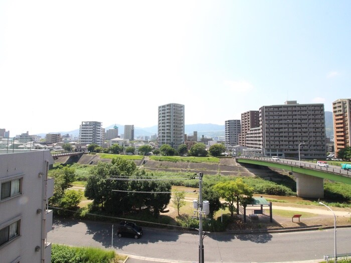 室内からの展望 アイ・フィオ－レ東原