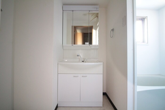 洗面 Ｋａｔａｙａｍａ　ＢＬＤＧ２４