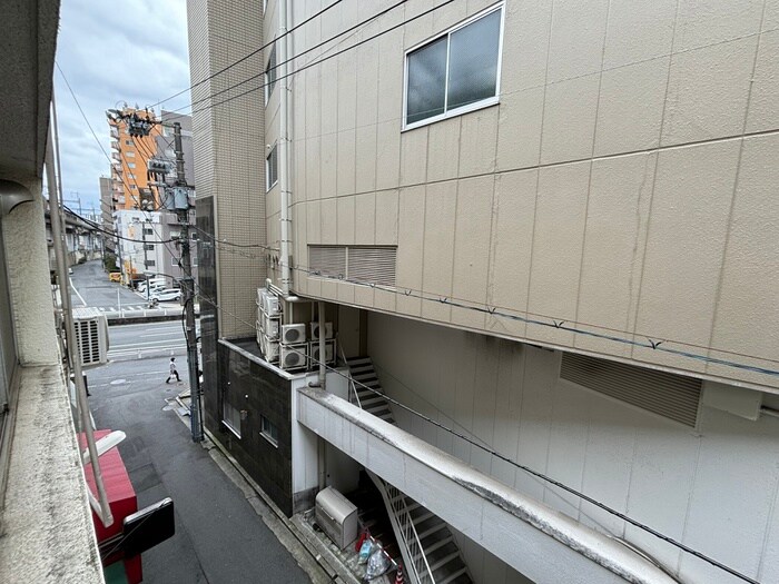 室内からの展望 横川商店街ビルＢ棟