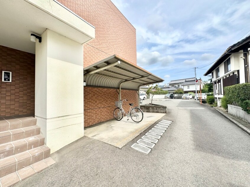 駐輪場 クレスト長束