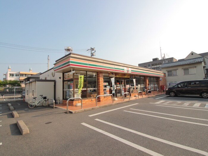 セブンイレブン(コンビニ)まで200m Pension　July廿日市駅前