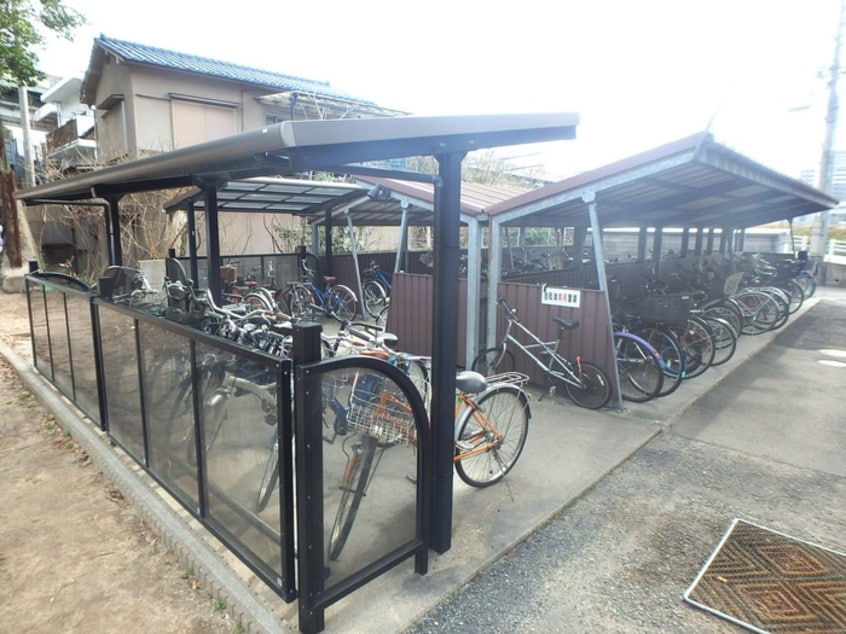 駐輪場 ロイヤル竜王