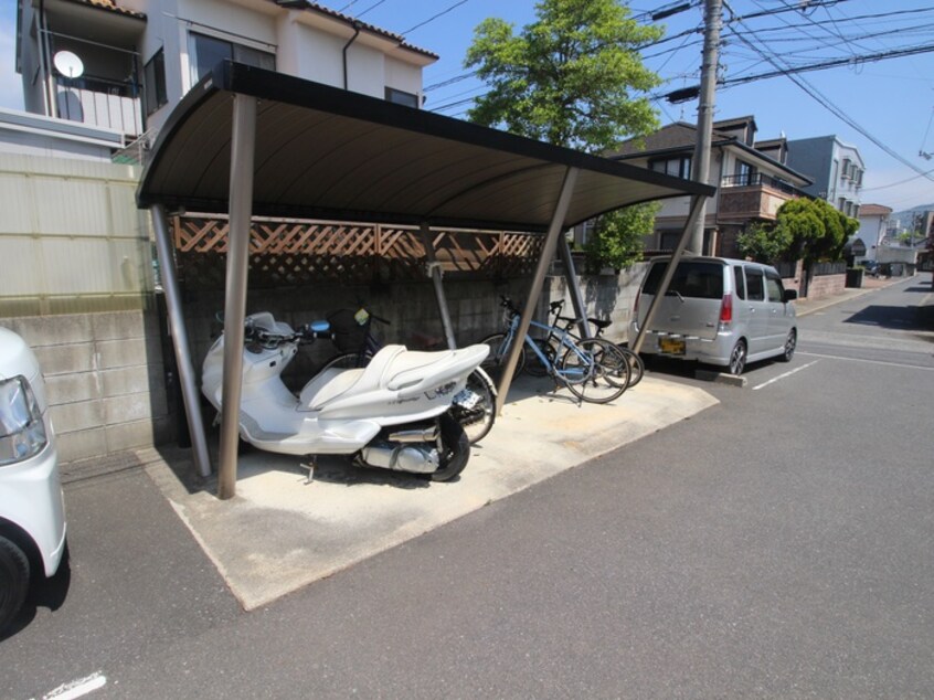 駐輪場 カーサベルデ