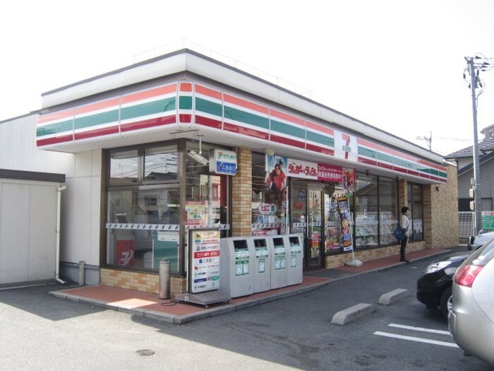 セブンイレブン広島川内店(コンビニ)まで890m ハイ　ロザーナ　ファミリア