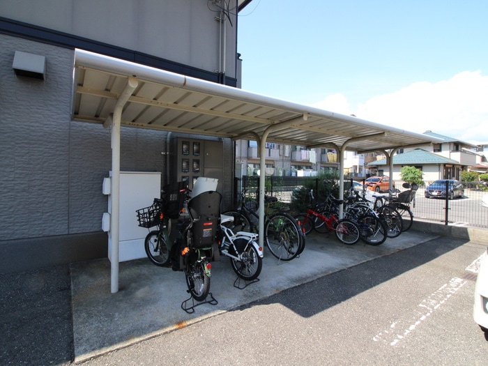 駐輪場 シャルム徳村