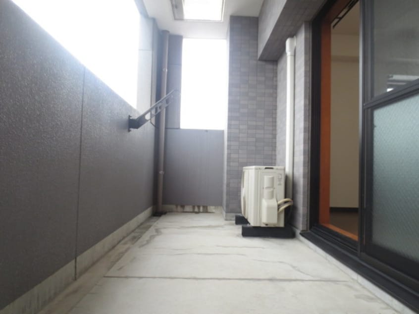 ベランダ・バルコニー コンフォール空港通り