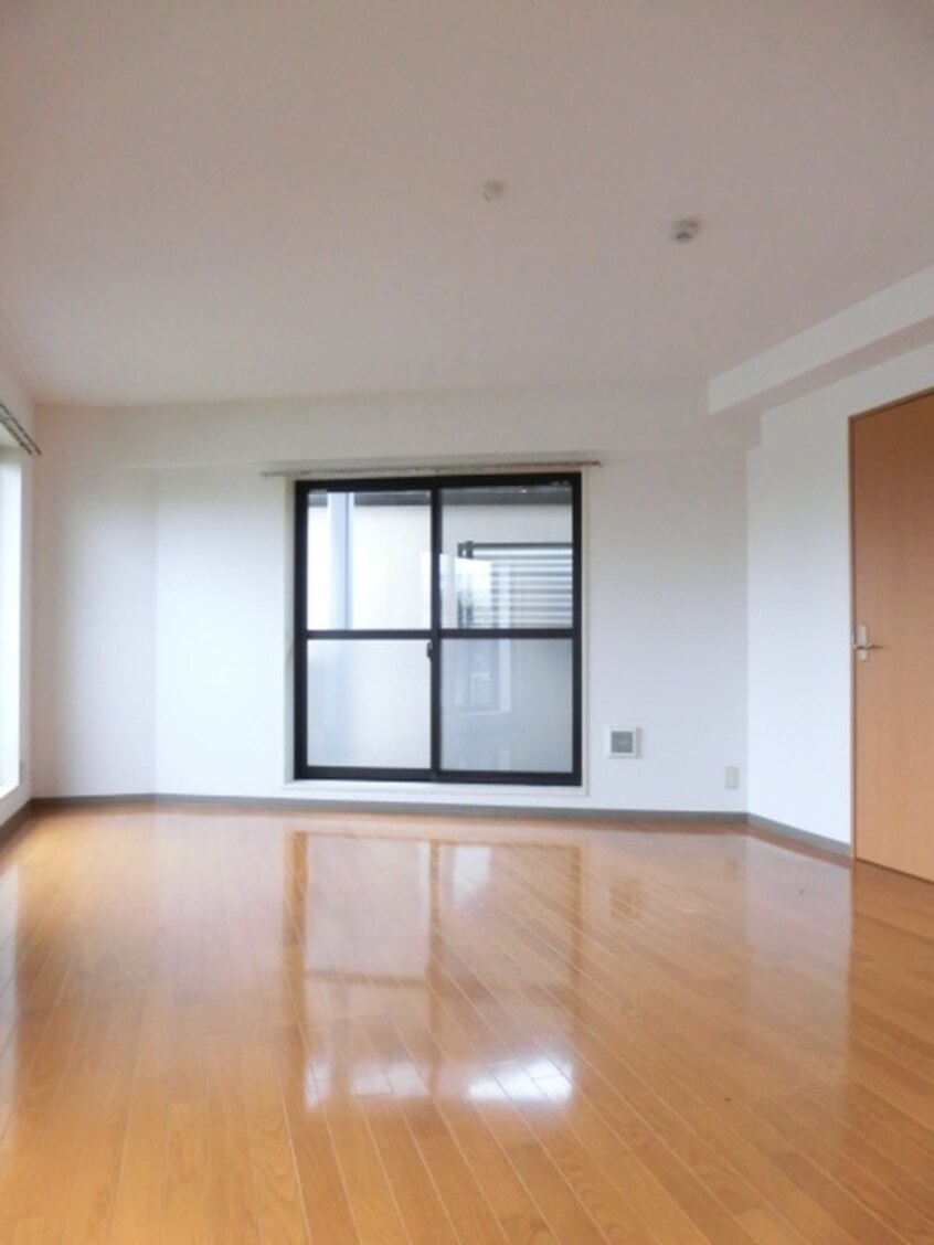 居室 第一クリスビル