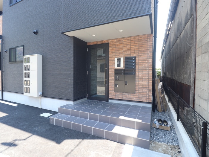 エントランス部分 BRAVE　BASE廿日市