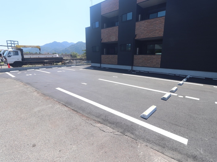 駐車場 BRAVE　BASE廿日市