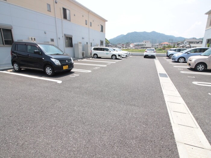 駐車場 ルミエコート弐番館
