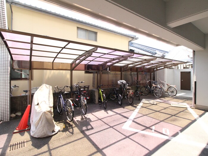 駐輪場 メゾンフジタ