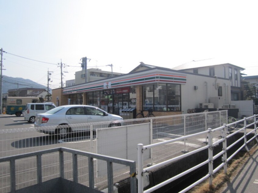 セブンイレブン中筋2丁目店(コンビニ)まで350m メゾンフジタ