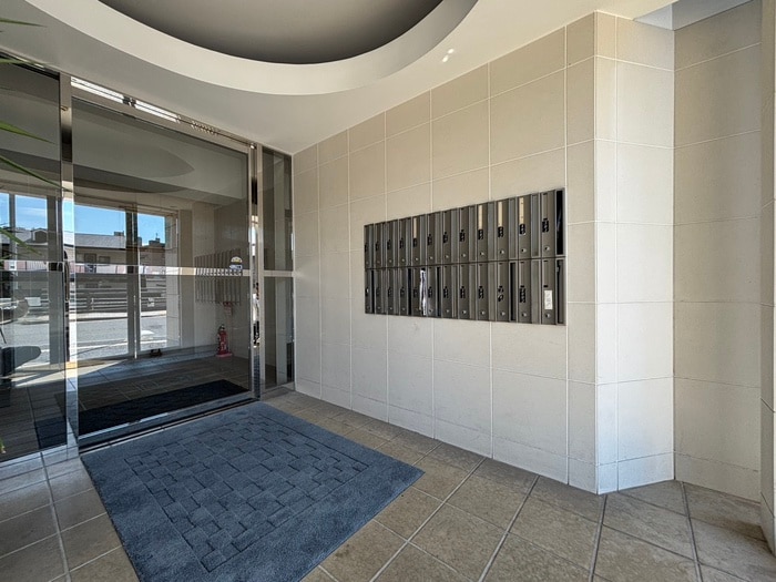 エントランス部分 アンルミエール