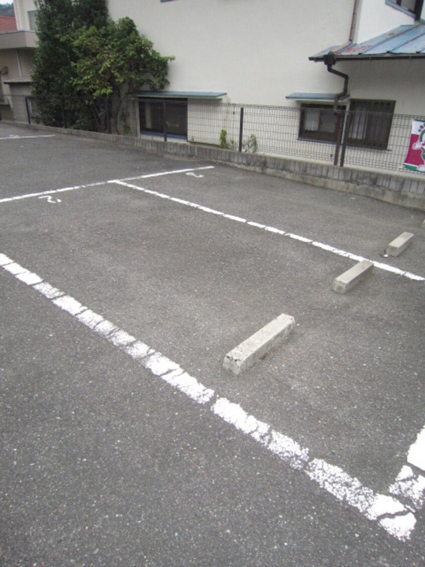 駐車場 クレストール