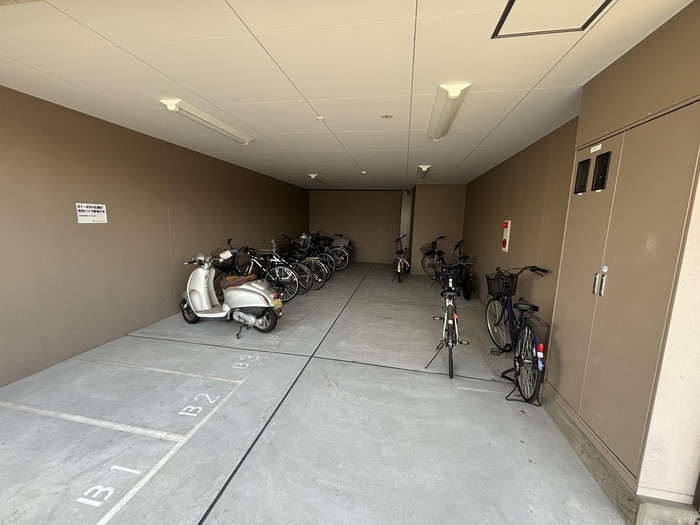 駐輪場 ヒルズ向洋駅前