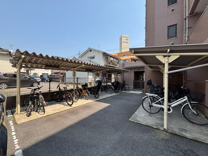 駐輪場 ラフィネ