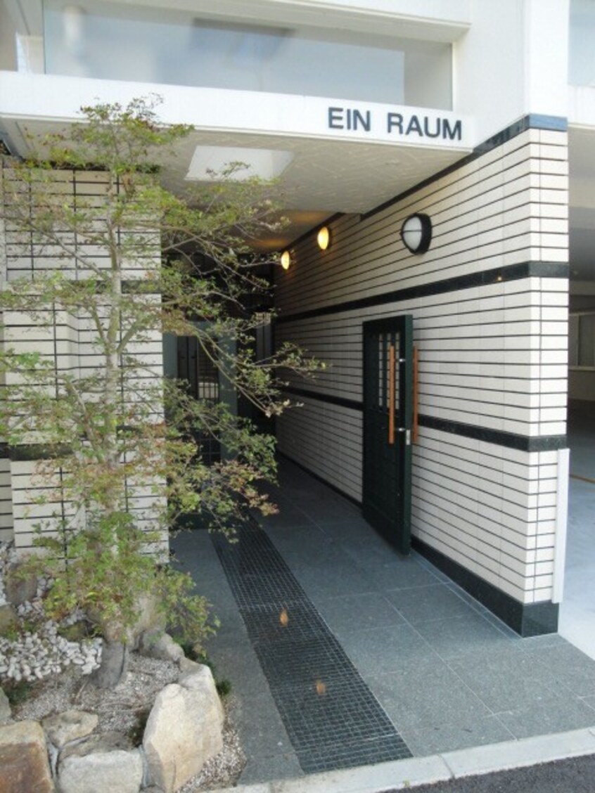 エントランス部分 ＥＩＮ　ＲＡＵＭ