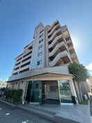 トレゾァ西原の外観