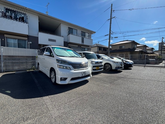 駐車場 トレゾァ西原