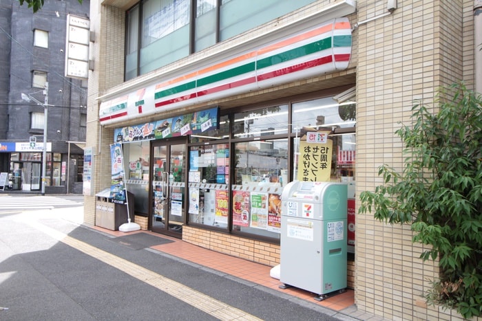 セブン-イレブン 広島白島中町店(コンビニ)まで180m 白島コーポ(303)