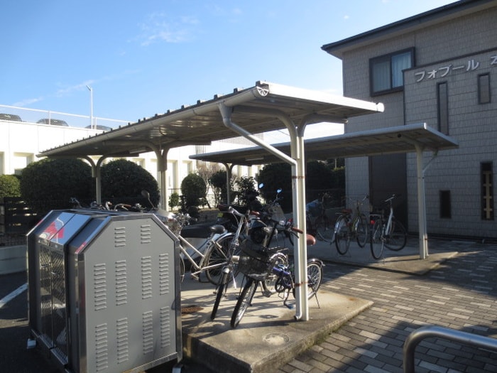駐輪場 フォブ－ル本町