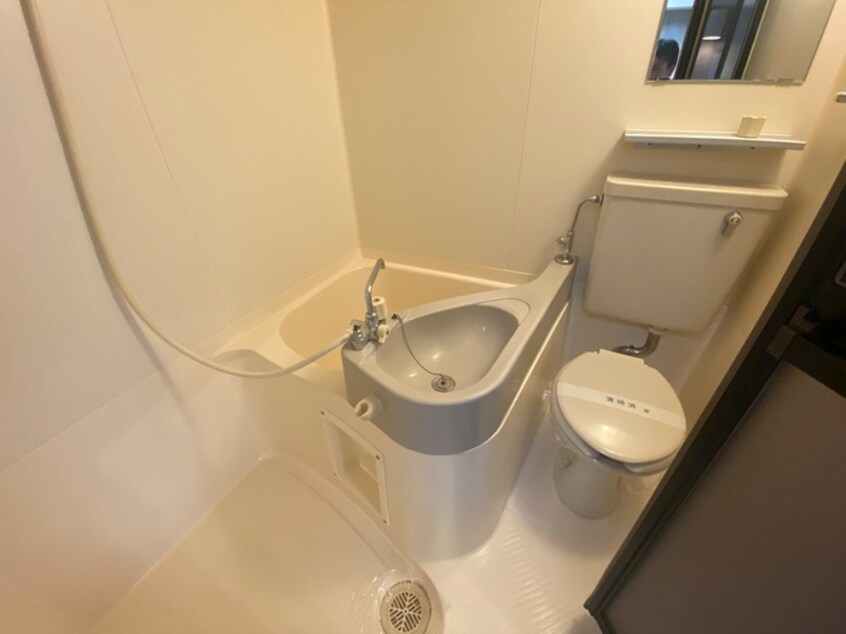 バス／シャワールーム等 アルファ－ビル