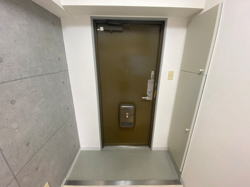 玄関 アルファ－ビル