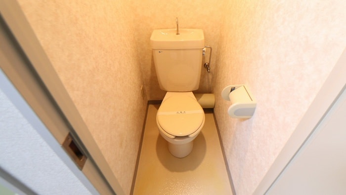 トイレ サンロ－レル串戸