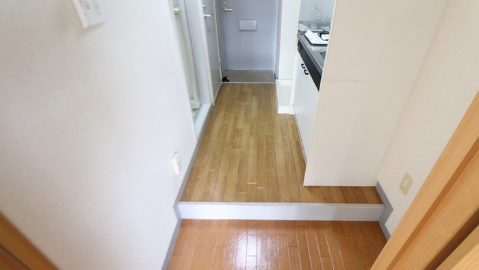 廊下 サンロ－レル串戸