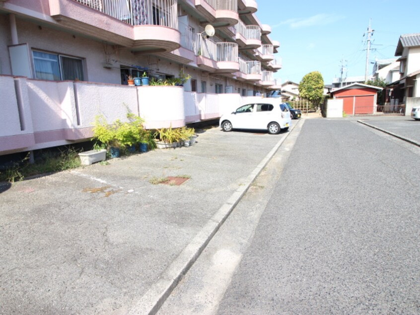 駐車場 新田マンション