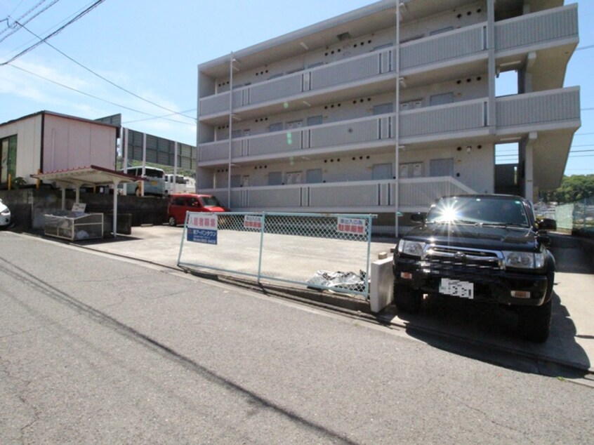 駐車場 リベラル参番館