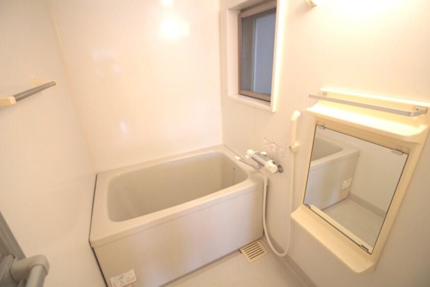 バス／シャワールーム等 アイビ－スクエア寺町