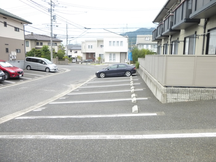 駐車場 カーサKAWAUTI