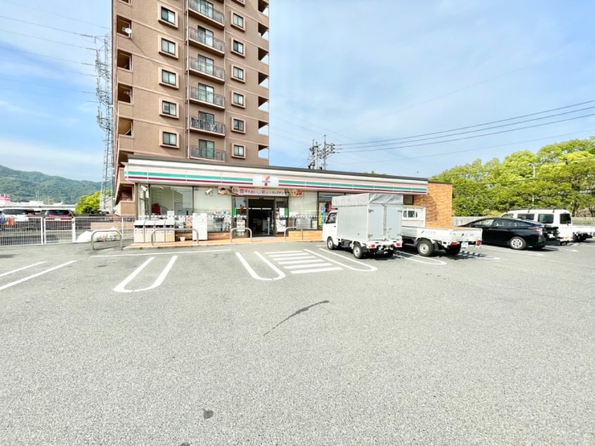 セブンイレブン川内2丁目店(コンビニ)まで2200m カーサKAWAUTI