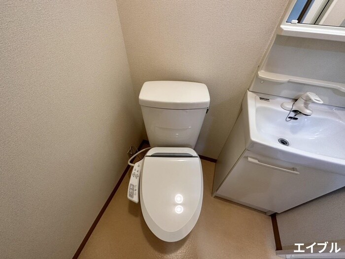 トイレ ニホコーポラスⅢ