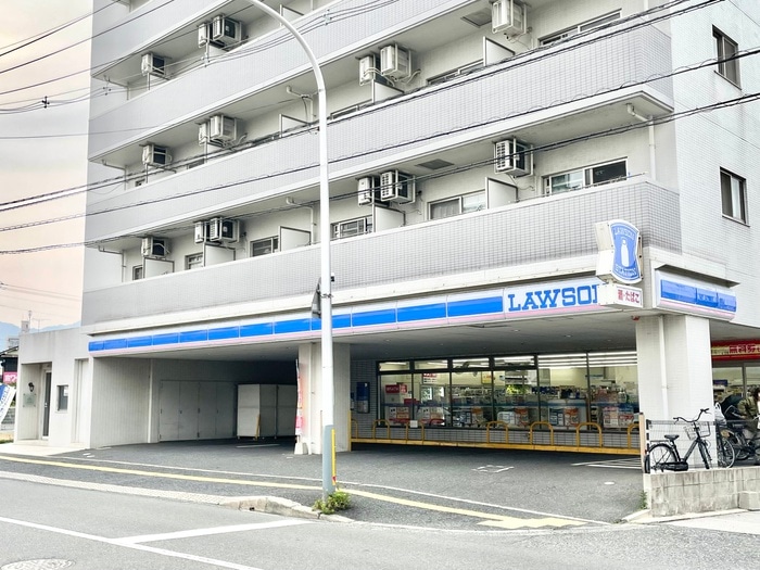 ローソン 広島西原八丁目店(コンビニ)まで320m ソラリア