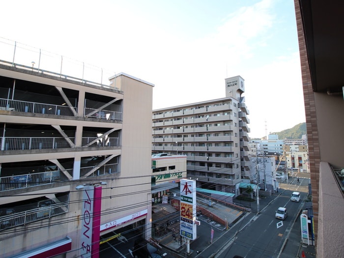 室内からの展望 ベル・エポック安芸