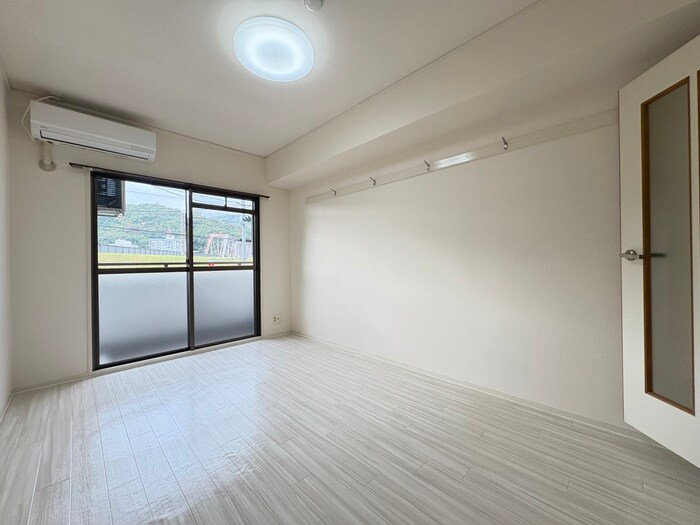 居室 リバ－ジュ山下