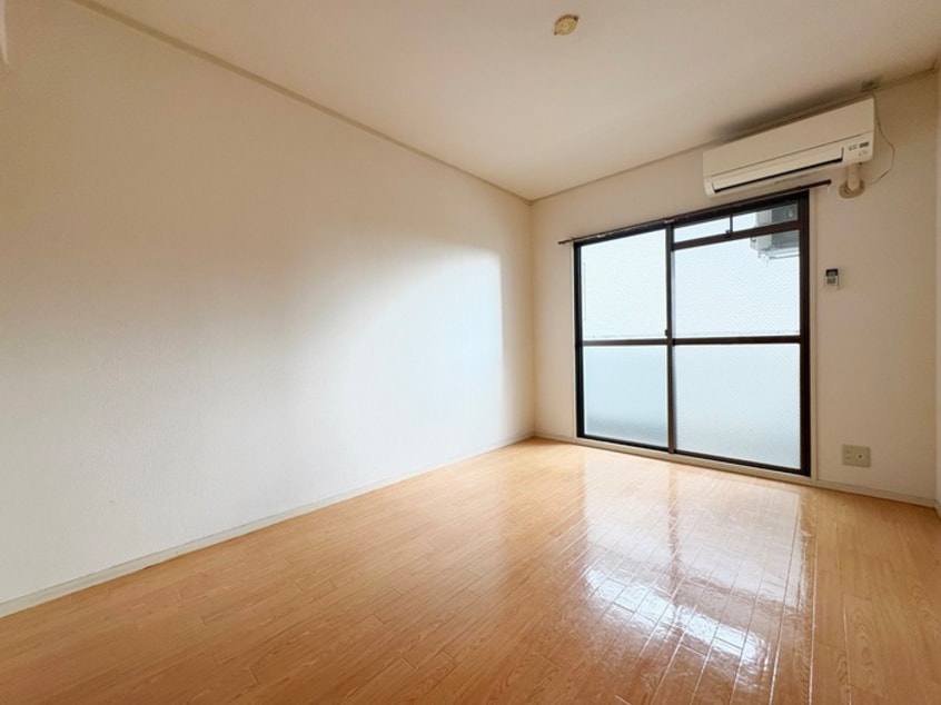 居室 リバ－ジュ山下